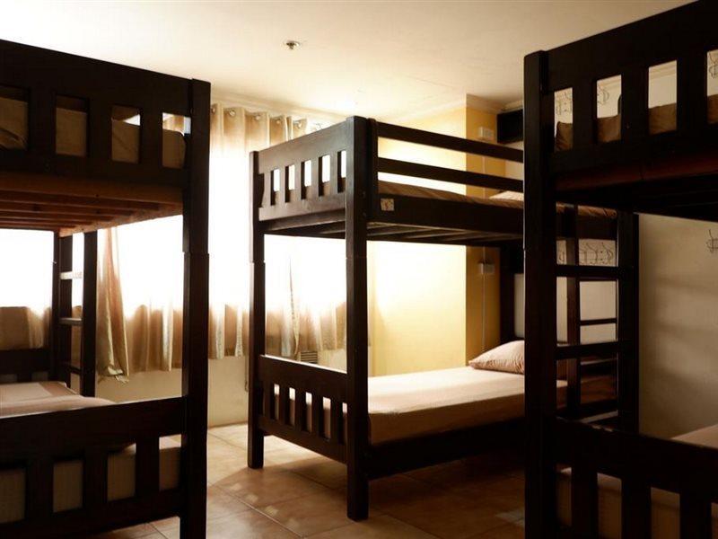 The Fort Budget Hotel- Bonifacio Global City Makati City Екстериор снимка