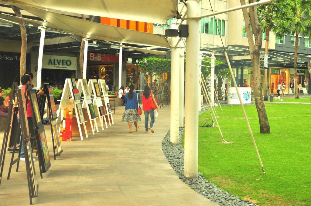 The Fort Budget Hotel- Bonifacio Global City Makati City Екстериор снимка