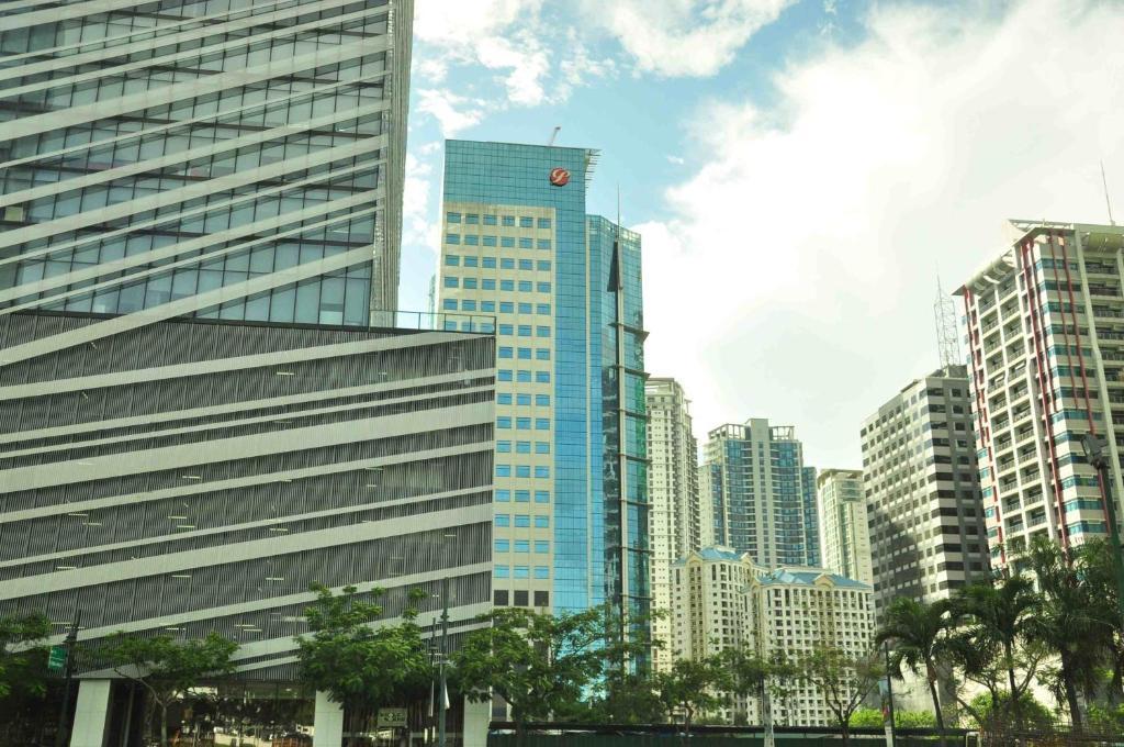 The Fort Budget Hotel- Bonifacio Global City Makati City Екстериор снимка