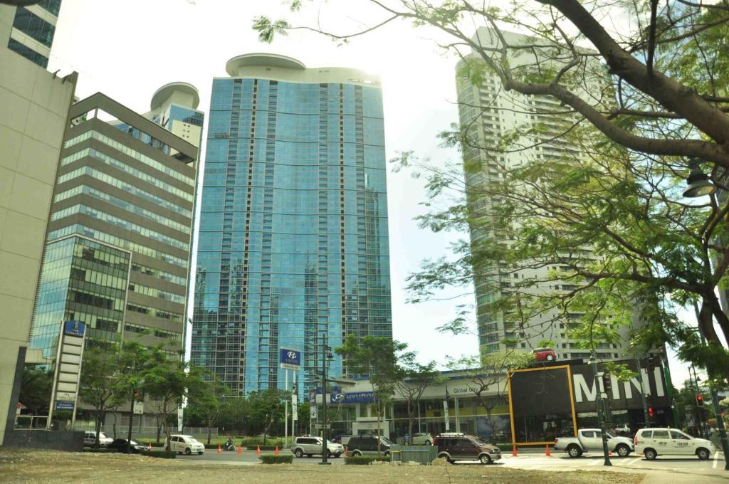 The Fort Budget Hotel- Bonifacio Global City Makati City Екстериор снимка