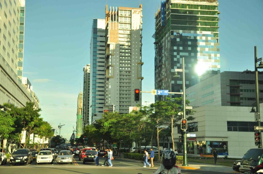 The Fort Budget Hotel- Bonifacio Global City Makati City Екстериор снимка