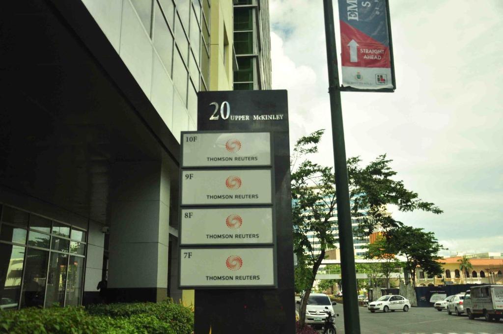 The Fort Budget Hotel- Bonifacio Global City Makati City Екстериор снимка