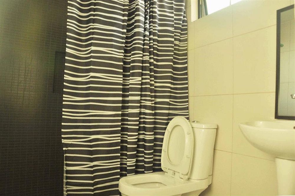 The Fort Budget Hotel- Bonifacio Global City Makati City Екстериор снимка