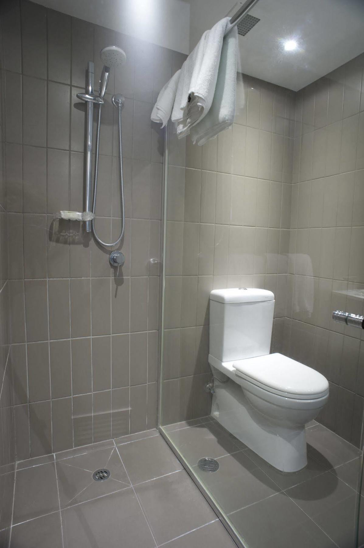The Fort Budget Hotel- Bonifacio Global City Makati City Екстериор снимка