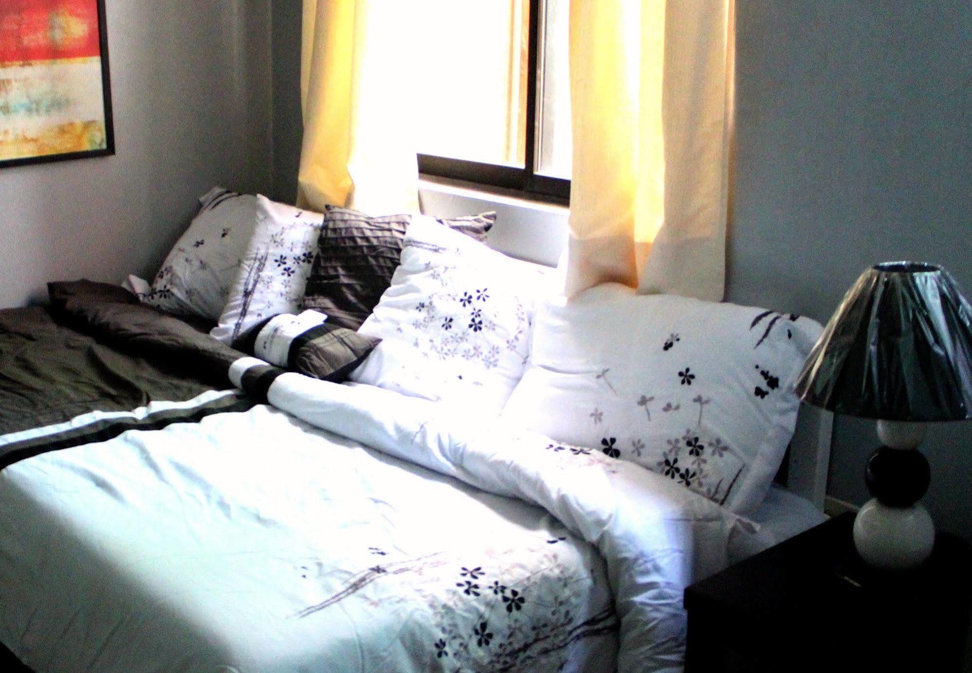 The Fort Budget Hotel- Bonifacio Global City Makati City Екстериор снимка