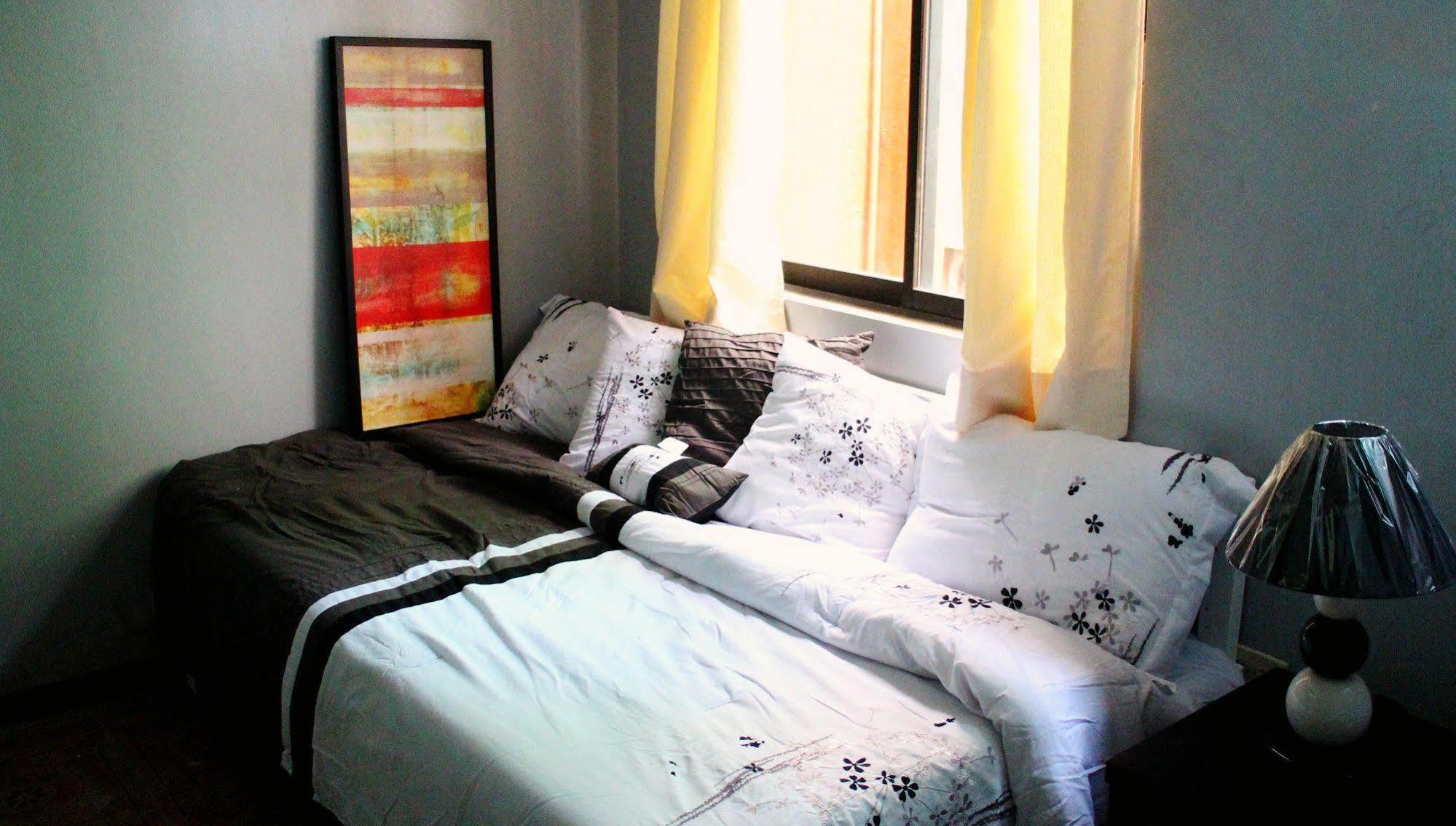 The Fort Budget Hotel- Bonifacio Global City Makati City Екстериор снимка