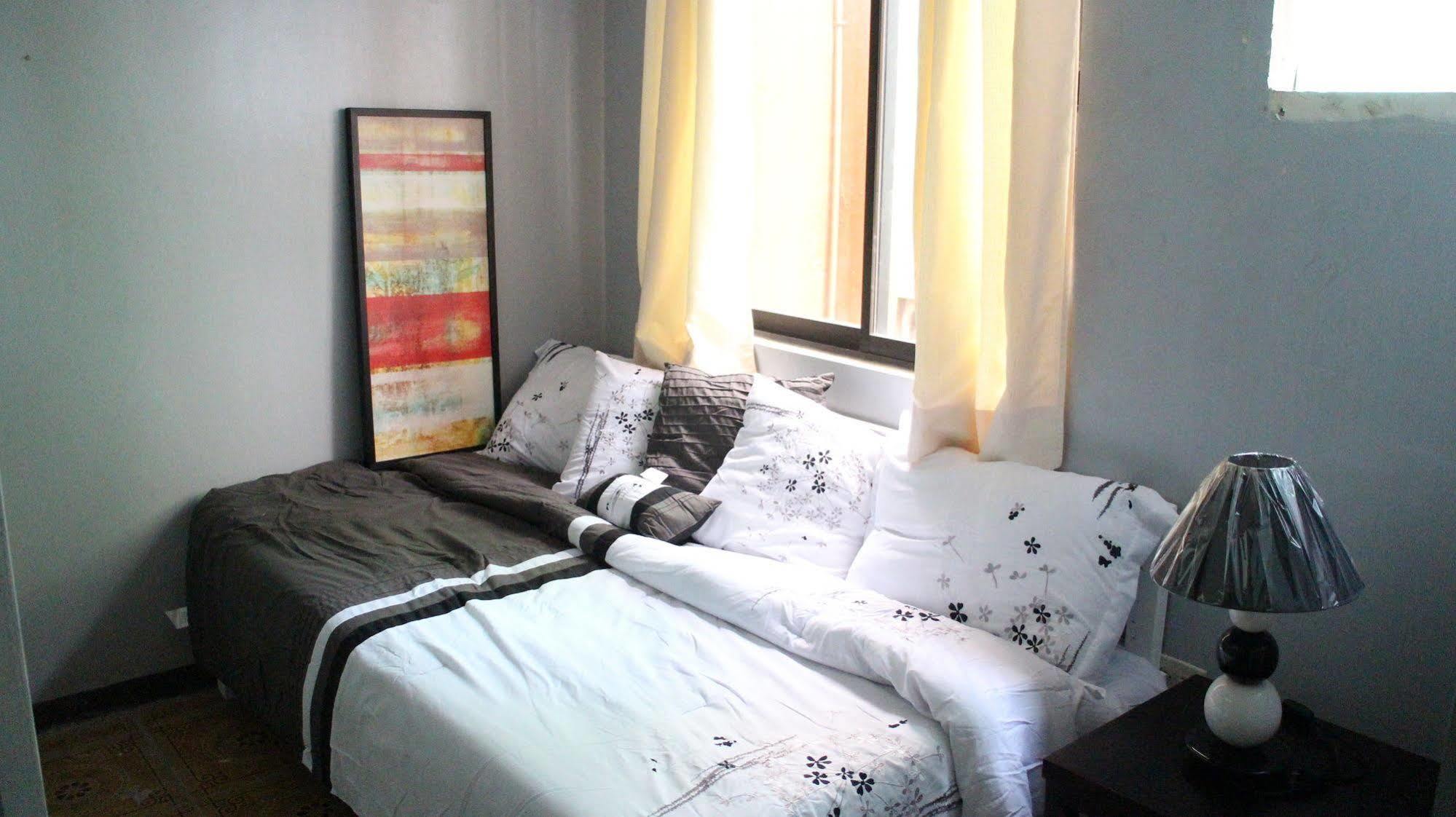 The Fort Budget Hotel- Bonifacio Global City Makati City Екстериор снимка