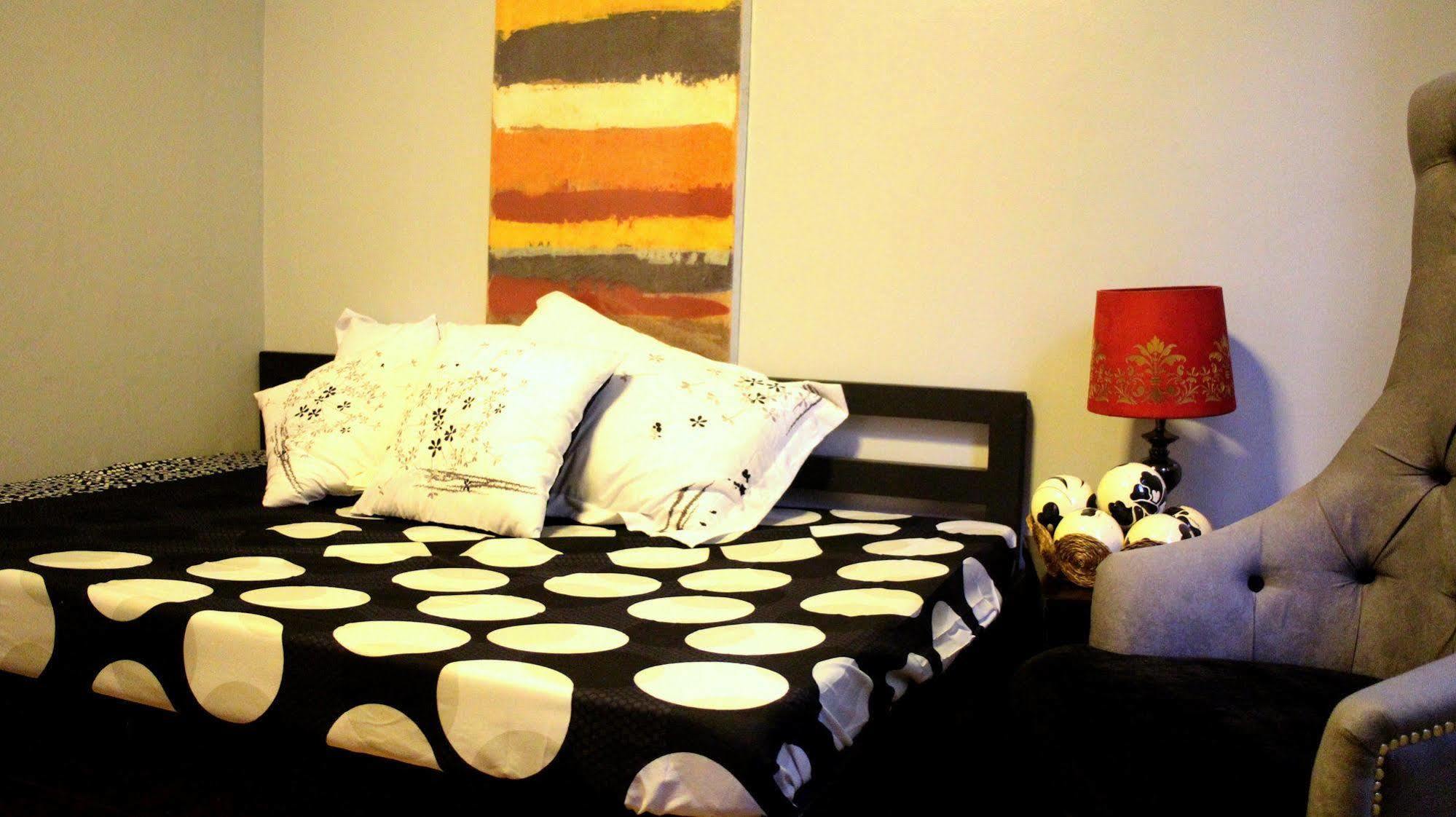 The Fort Budget Hotel- Bonifacio Global City Makati City Екстериор снимка