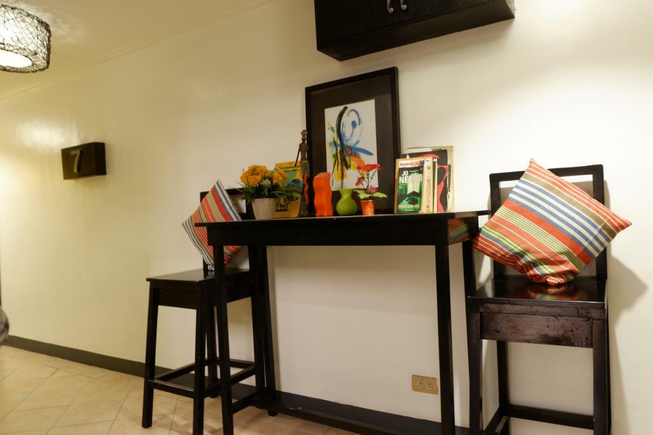 The Fort Budget Hotel- Bonifacio Global City Makati City Екстериор снимка