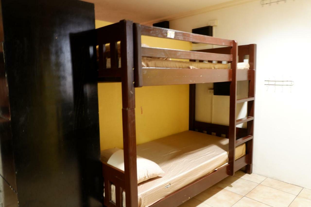 The Fort Budget Hotel- Bonifacio Global City Makati City Екстериор снимка